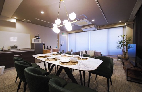 Kita Apartment | 601 Osakas largest 100 square meter private ro/Osaka Ōsaka