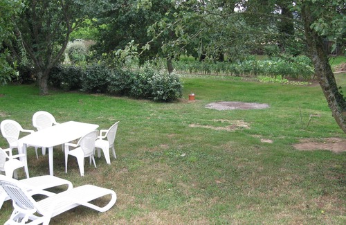 Arradon Apartment | 60m2 apartment, terrace, garden ground floor of a renovated farmhouse, internet