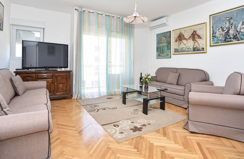 Golubovina Apartment | 60m2 apartment with balcony near Old town