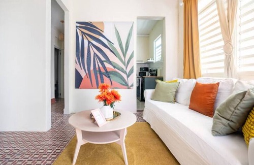 Miramar Bed & Breakfast | 610atMiramar