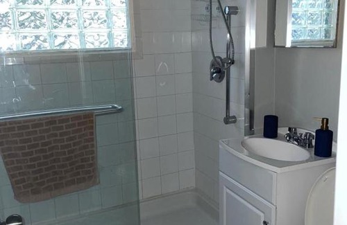 Niagara Falls House | 6152 Churchill St, Niagara Falls