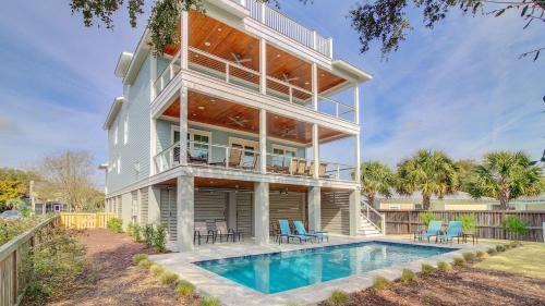 Isle of Palms House | 616 Carolina Boulevard by AvantStay Ocean Views from Decks