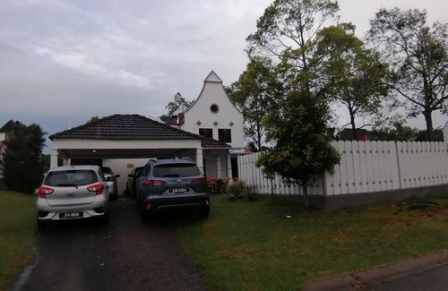 Alor Gajah Villa | 619 m² Villa ∙ 4 bedrooms ∙ 12 guests