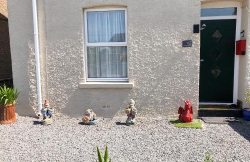 Pembrey House | 62 Danlan Road