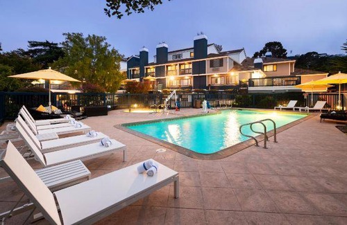 Munras Avenue Hotel | 62 m² Hotel ∙ 127 guests