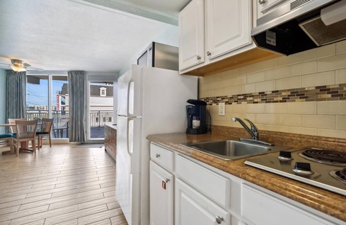 Wildwood Crest Condo | 6201 Ocean Ave, Unit 201 - The Nassau Inn
