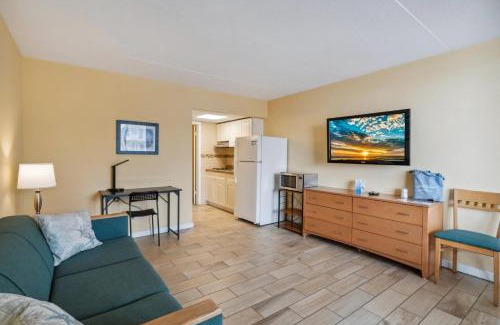 Wildwood Crest Apartment | 6201 Ocean Ave, Unit 208 - The Nassau Inn