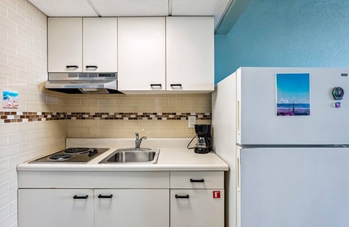 Wildwood Crest Condo | 6201 Ocean Ave, Unit 406 - The Nassau Inn