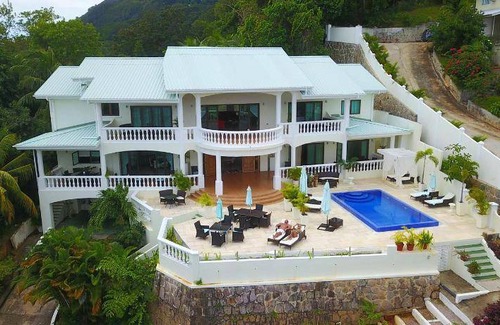 Glacis Bed & Breakfast | 627 m² Bed and breakfast ∙ 2 bedrooms ∙ 127 guests