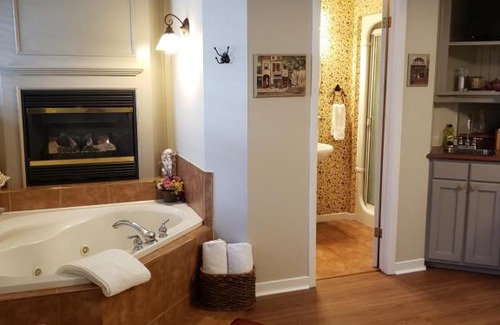 Historic Old Town Bed & Breakfast | 627 on King B&B