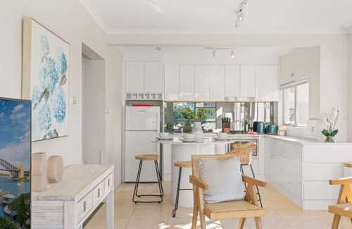McMahons Point Apartment | 64 m² Apartment ∙ 2 bedrooms ∙ 4 guests