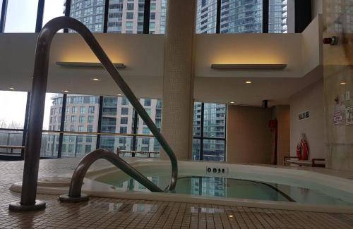 Fort York Apartment | 64 m² Apartment ∙ 1 bedroom ∙ 2 guests