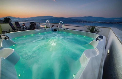 Municipality of Trogir Apartment | 64 m² Apartment ∙ 1 bedroom ∙ 4 guests
