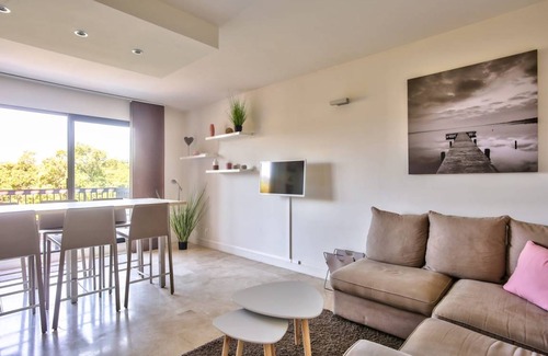 Mandelieu-La-Napoule Apartment | 64 m² Apartment ∙ 2 bedrooms ∙ 4 guests