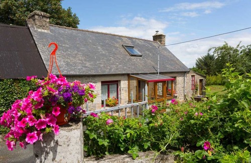 Saint-Servais House | 64 m² Gîte ∙ 2 bedrooms ∙ 4 guests