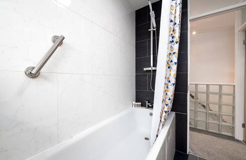 Bermondsey Resort | 64 m² Private room ∙ 1 bedroom ∙ 4 guests
