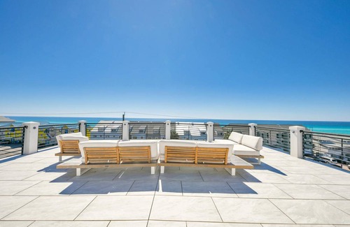 Miramar Beach House | 649 m² House ∙ 8 bedrooms ∙ 24 guests