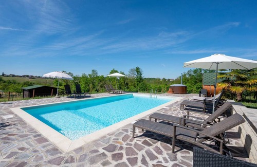 Asti Other | 65 m² Accommodation ∙ 2 bedrooms ∙ 6 guests
