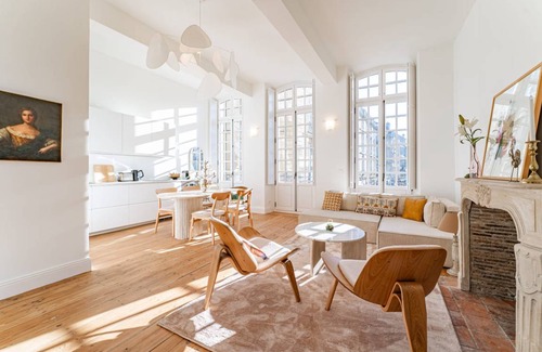 Hotel de Ville - Quinconces Apartment | 65 m² Apartment ∙ 1 bedroom ∙ 4 guests