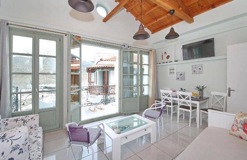 Skopelos Apartment | 65 m² Apartment ∙ 1 bedroom ∙ 4 guests