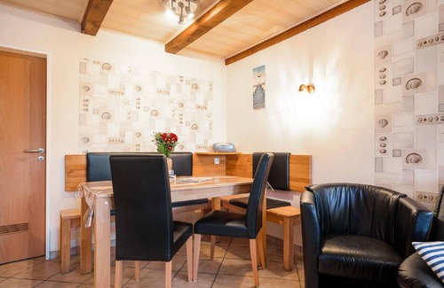 Esens Apartment | 65 m² Apartment ∙ 3 bedrooms ∙ 5 guests