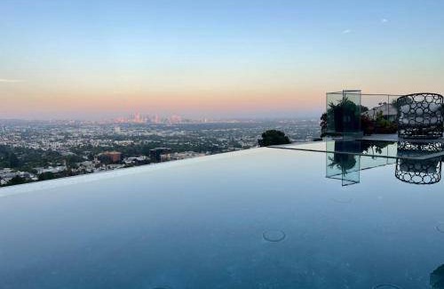 Hollywood Hills West Bed & Breakfast | 65 m² Bed and breakfast ∙ 4 guests