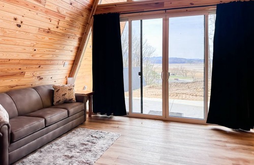 Newport Cabin | 65 m² Cabin ∙ 1 bedroom ∙ 4 guests
