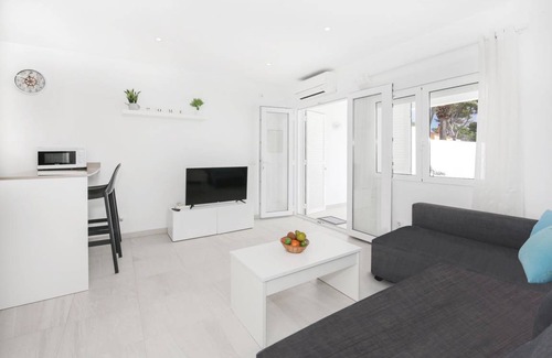 Cala Blanca House | 65 m² House ∙ 2 bedrooms ∙ 5 guests