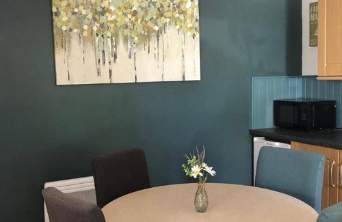 Moffat House | 65 m² House ∙ 2 bedrooms ∙ 4 guests