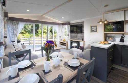 Newby Bridge Resort | 65 m² Resort ∙ 3 bedrooms ∙ 6 guests