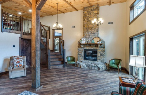 Huron House | 650 m² House ∙ 8 bedrooms ∙ 24 guests