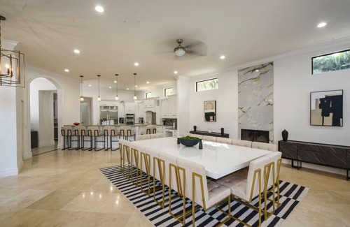 Palm Beach Country Estates House | 6500sf Luxe Design 8BR Mansion/Heated Pool/Cinema