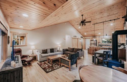 Warnick House | 65gs - Hot Tub - Wi-fi - Pets Friendly - Bbq