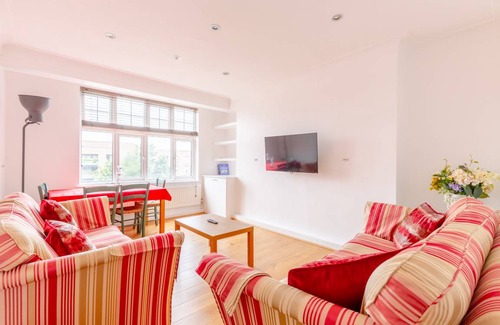 Brixton Hill Apartment | 66 m² Apartment ∙ 3 bedrooms ∙ 6 guests