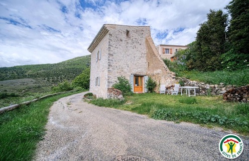 Le Poet-Sigillat House | 66 m² Gîte ∙ 1 bedroom ∙ 2 guests