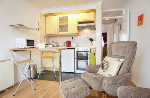 Borth-y-Gest Cottage | 66D SOUTH SNOWDON WHARF, pet friendly, with a garden in Porthmadog