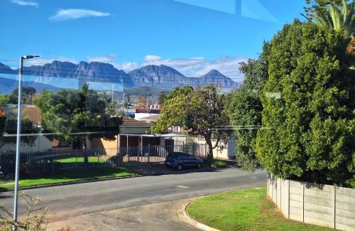 Strand Apartment | 66onjennings Strand