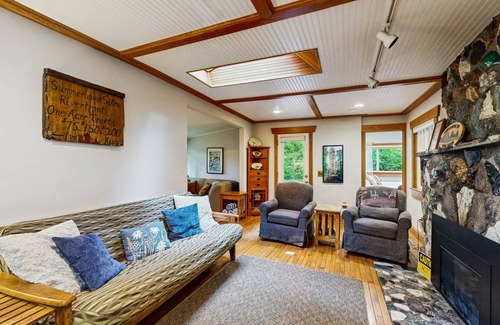 Washougal Cottage | 67 m² Cabin ∙ 1 bedroom ∙ 5 guests