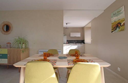 Saint-Pair-sur-Mer House | 67 m² Gîte ∙ 2 bedrooms ∙ 4 guests