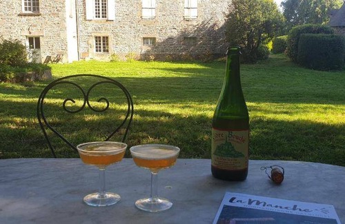Isigny-le-Buat Bed & Breakfast | 68 m² Bed and breakfast ∙ 2 bedrooms ∙ 4 guests