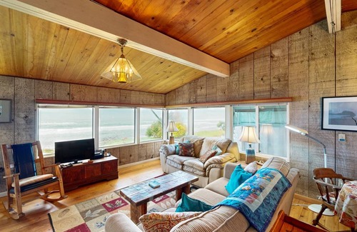 Arch Cape Cabin | 68 m² Cabin ∙ 2 bedrooms ∙ 6 guests