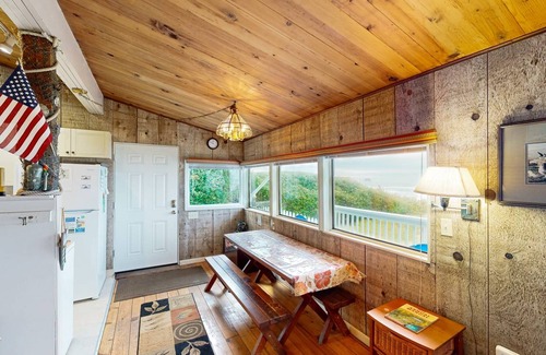 Arch Cape Cabin | 68 m² Cabin ∙ 2 bedrooms ∙ 6 guests