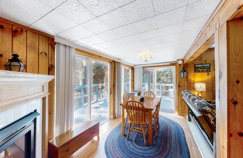 Warrensburg Cottage | 68 m² Cabin ∙ 3 bedrooms ∙ 5 guests