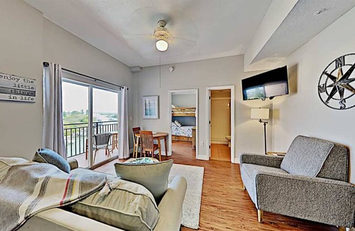 Madeira Beach Condo | 68 m² Condo ∙ 2 bedrooms ∙ 6 guests