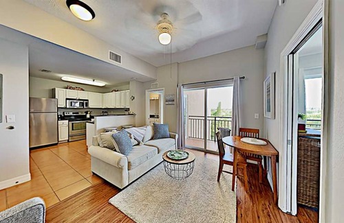 Madeira Beach Condo | 68 m² Condo ∙ 2 bedrooms ∙ 6 guests