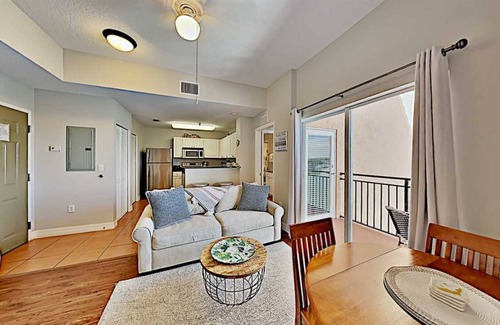 Madeira Beach Condo | 68 m² Condo ∙ 2 bedrooms ∙ 6 guests
