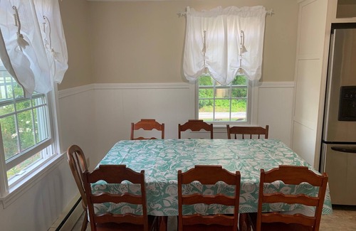 Sandwich House | 68 Town Neck Rd - Charming Pet-Friendly 4 BR, .1 Mile to Beach, Outdoor Shower