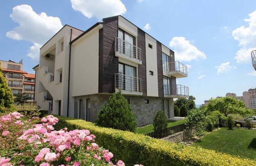 Sunny Beach Apartment | 69 m² Apartment ∙ 2 bedrooms ∙ 5 guests