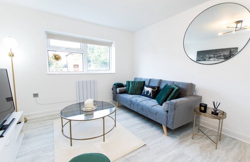 Peterborough Apartment | 69 m² Apartment ∙ 2 bedrooms ∙ 5 guests
