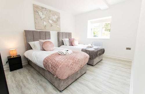Peterborough Apartment | 69 m² Apartment ∙ 2 bedrooms ∙ 5 guests